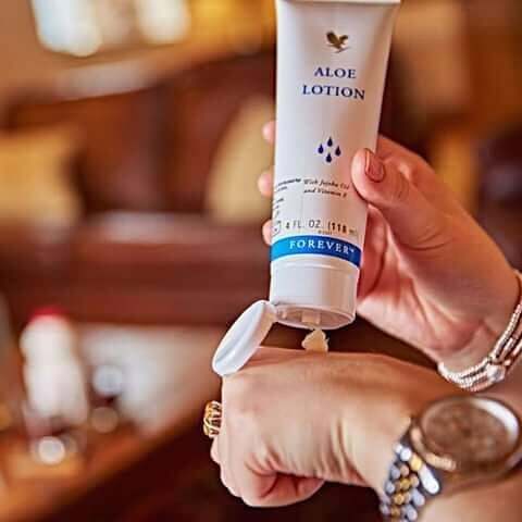 لوسیون آلوئه ورا فوراور | نرم کننده و تسکین دهنده پوست بدن و دست